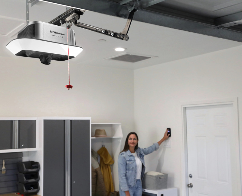 4690L Garage Woman Switch 1 1J8A4729